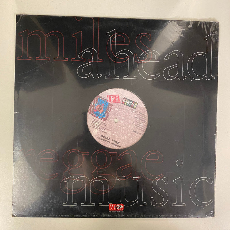 Gregory Isaacs / Sizzla - Seize Fire / It Cost Nothing (12", Single)