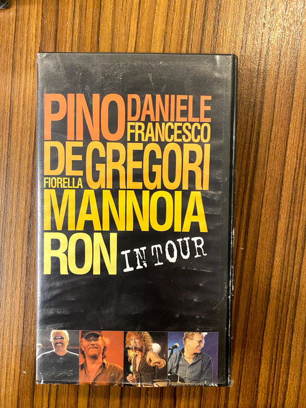 Pino Daniele, Francesco De Gregori, Fiorella Mannoia, Ron - In Tour (VHS)