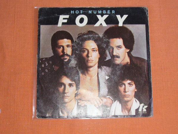 Foxy - Hot Number (7", Single)