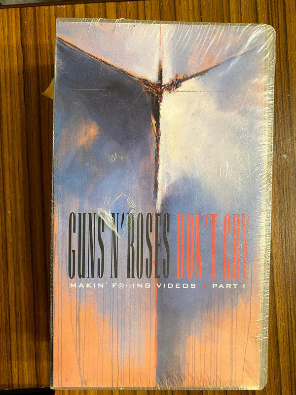 Guns N' Roses - Don't Cry / November Rain (Makin' F@*!ng Videos, Part 1-2) (VHS)