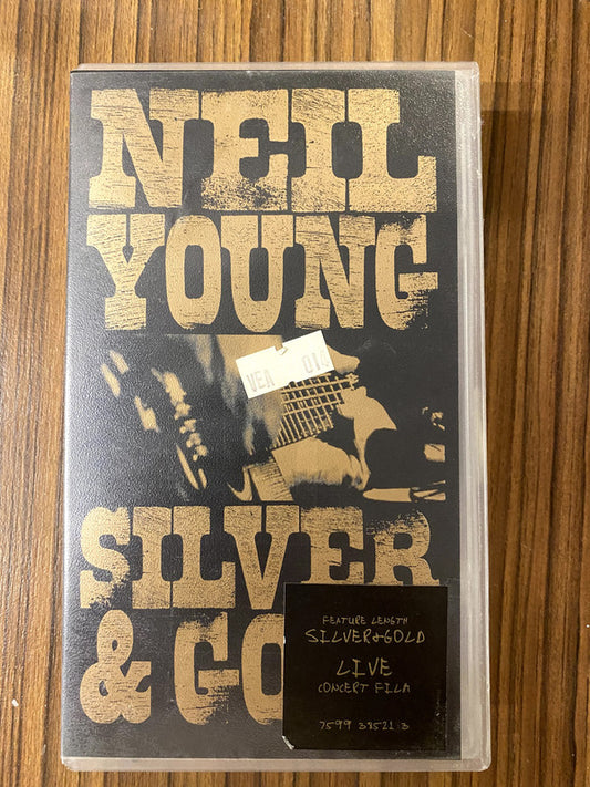 Neil Young - Silver & Gold (VHS)